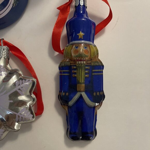 Vintage Thomas Pacconi Metal Tin Ornaments 3Bells, 1 Santa, 1 Nutcracker, Star - Picture 7 of 15